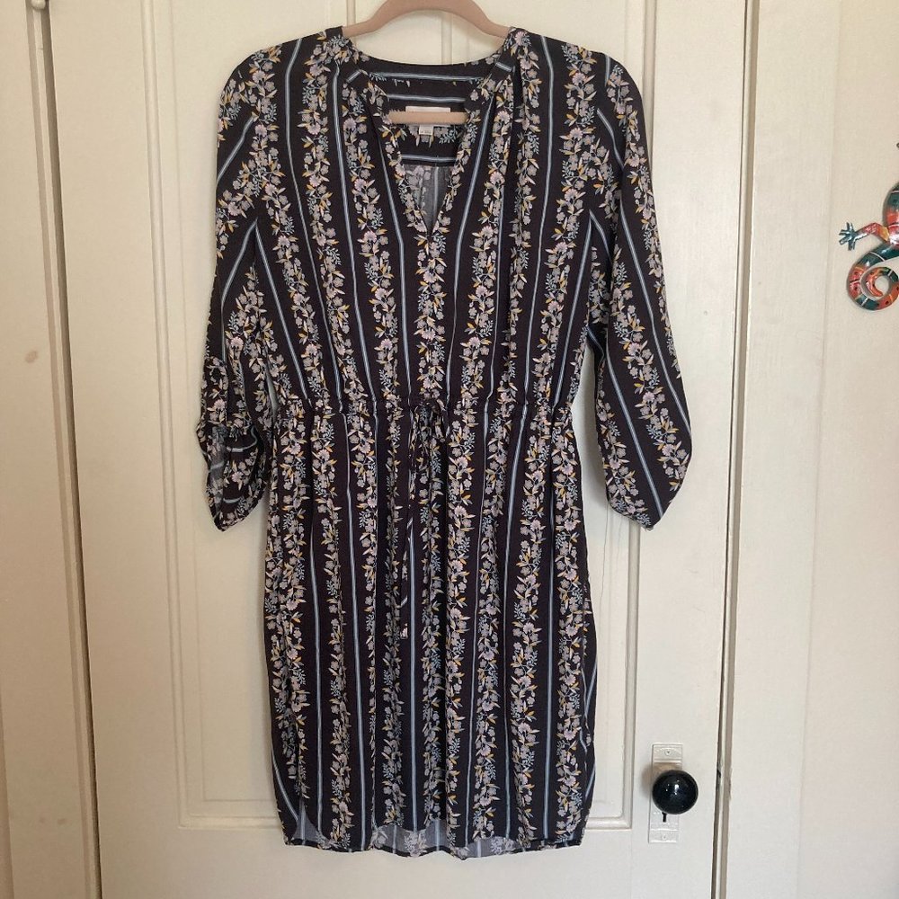 LOFT Outlet Knee-Length Gray and Floral Business Casual Dress